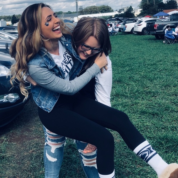 Distressed hollister Jean jacket with sleeves - Picture 5 of 5